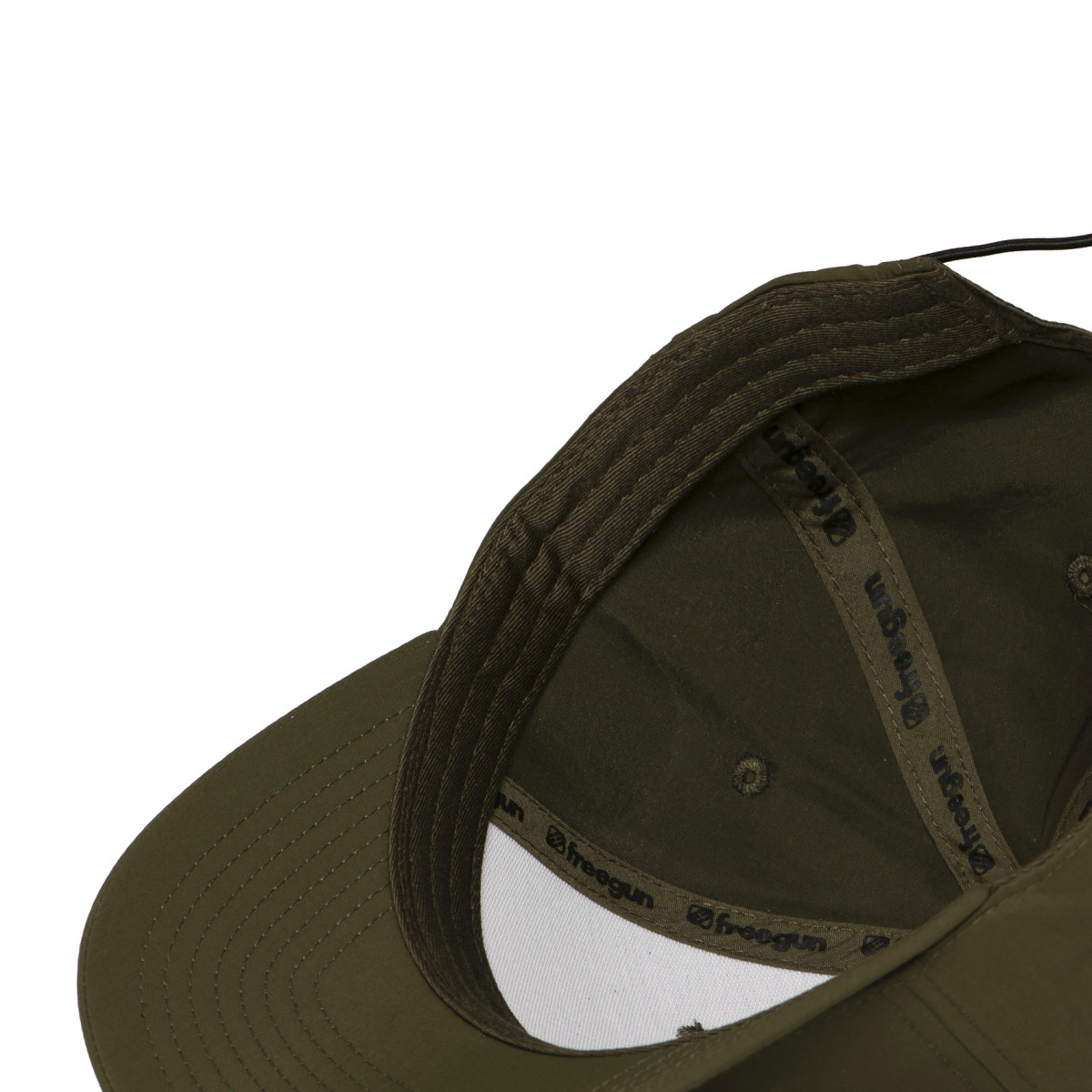 Casquette baseball avec écusson rond PU et réglage par cordon FRGN