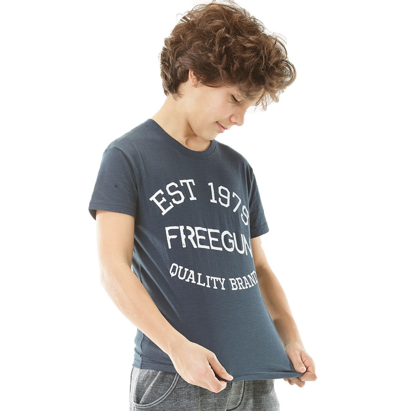 T-shirt garçon est 1979 (photo) T-shirt garçon est 1979 (photo)