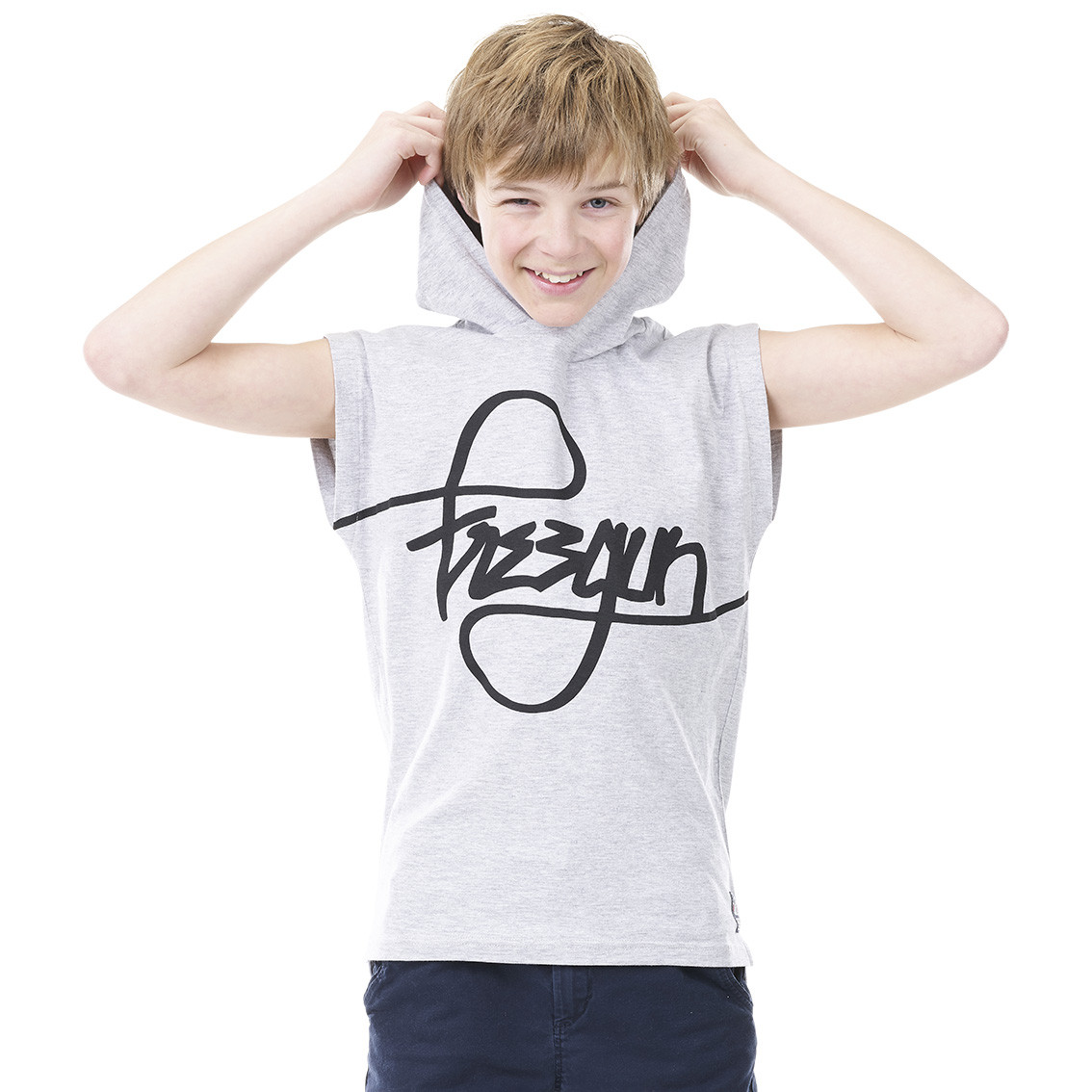 T-shirt garçon style (photo) T-shirt garçon style (photo)